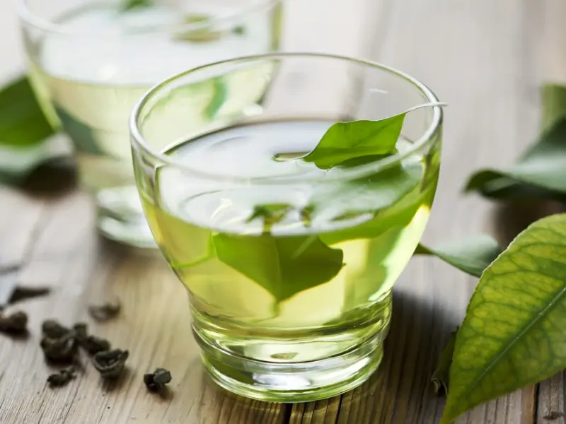 چای سبز؛ دمنوشی برای رقیق شدن خون